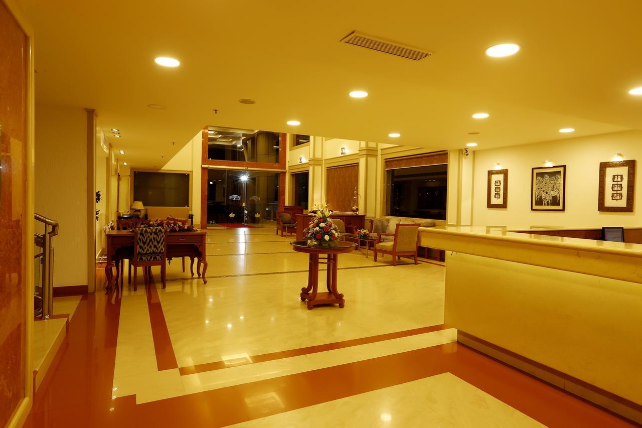 Hotel Arcadia Regency Alappuzha Ngoại thất bức ảnh